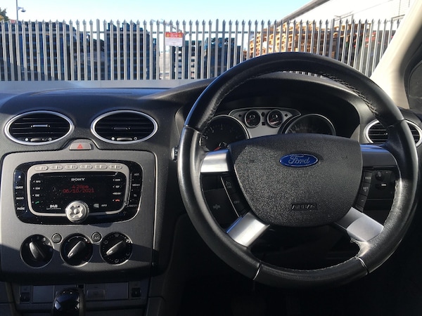 Used Ford Focus 2010 for sale - 76215529: Photo 17
