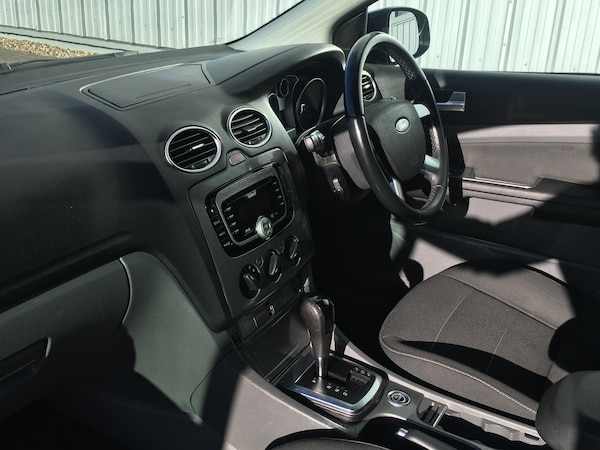 Used Ford Focus 2010 for sale - 76215529: Photo 22