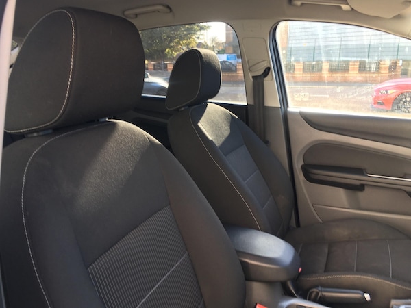 Used Ford Focus 2010 for sale - 76215529: Photo 26