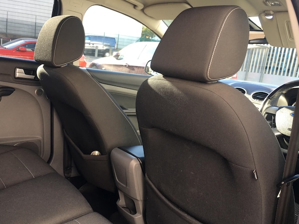 Used Ford Focus 2010 for sale - 76215529: Photo 30