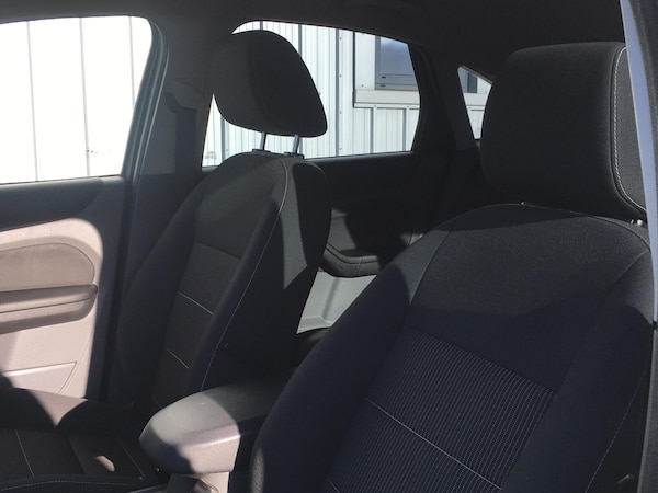 Used Ford Focus 2010 for sale - 76215529: Photo 35
