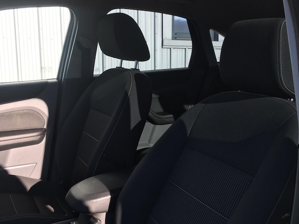 Used Ford Focus 2010 for sale - 76215529: Photo 36