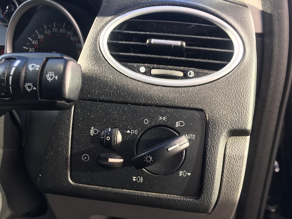 Used Ford Focus 2010 for sale - 76215529: Photo 42