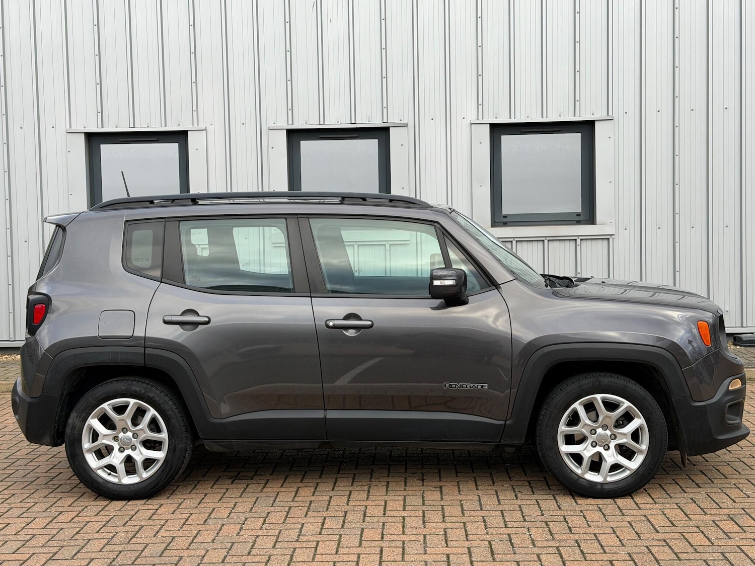 Used Jeep Renegade 2018 for sale - 76824499: Photo 12