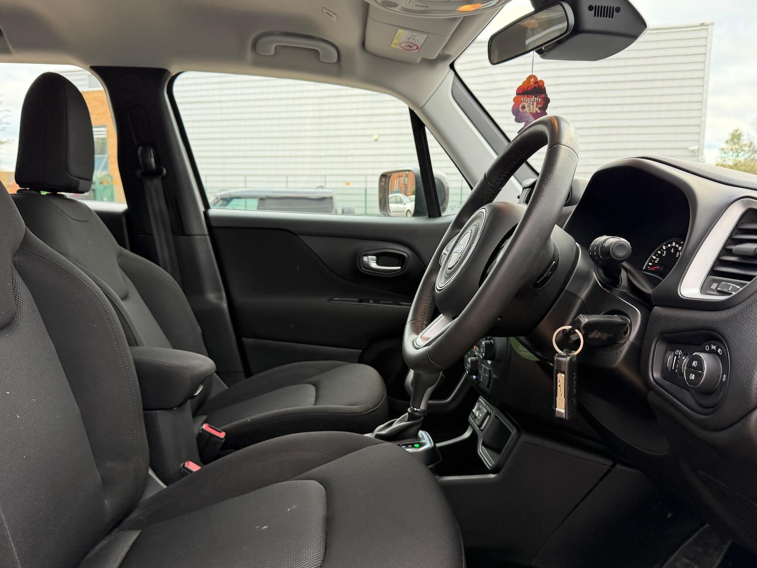 Used Jeep Renegade 2018 for sale - 76824499: Photo 25