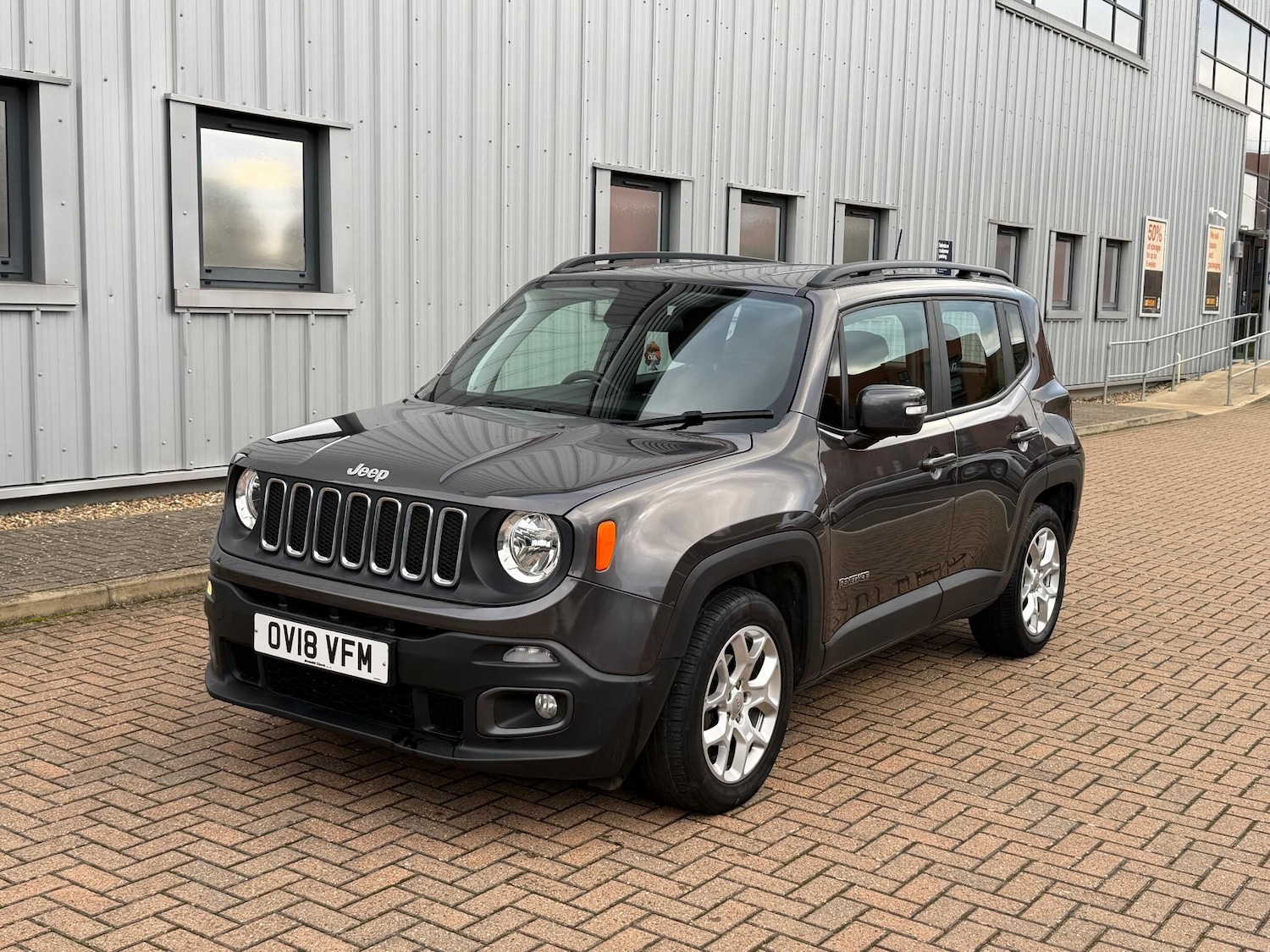 Used Jeep Renegade 2018 for sale - 76824499: Photo 3