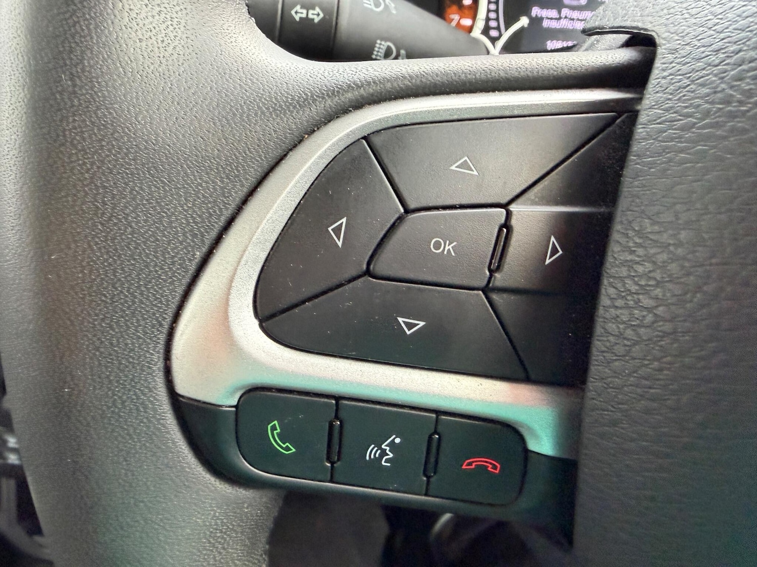 Used Jeep Renegade 2018 for sale - 76824499: Photo 30