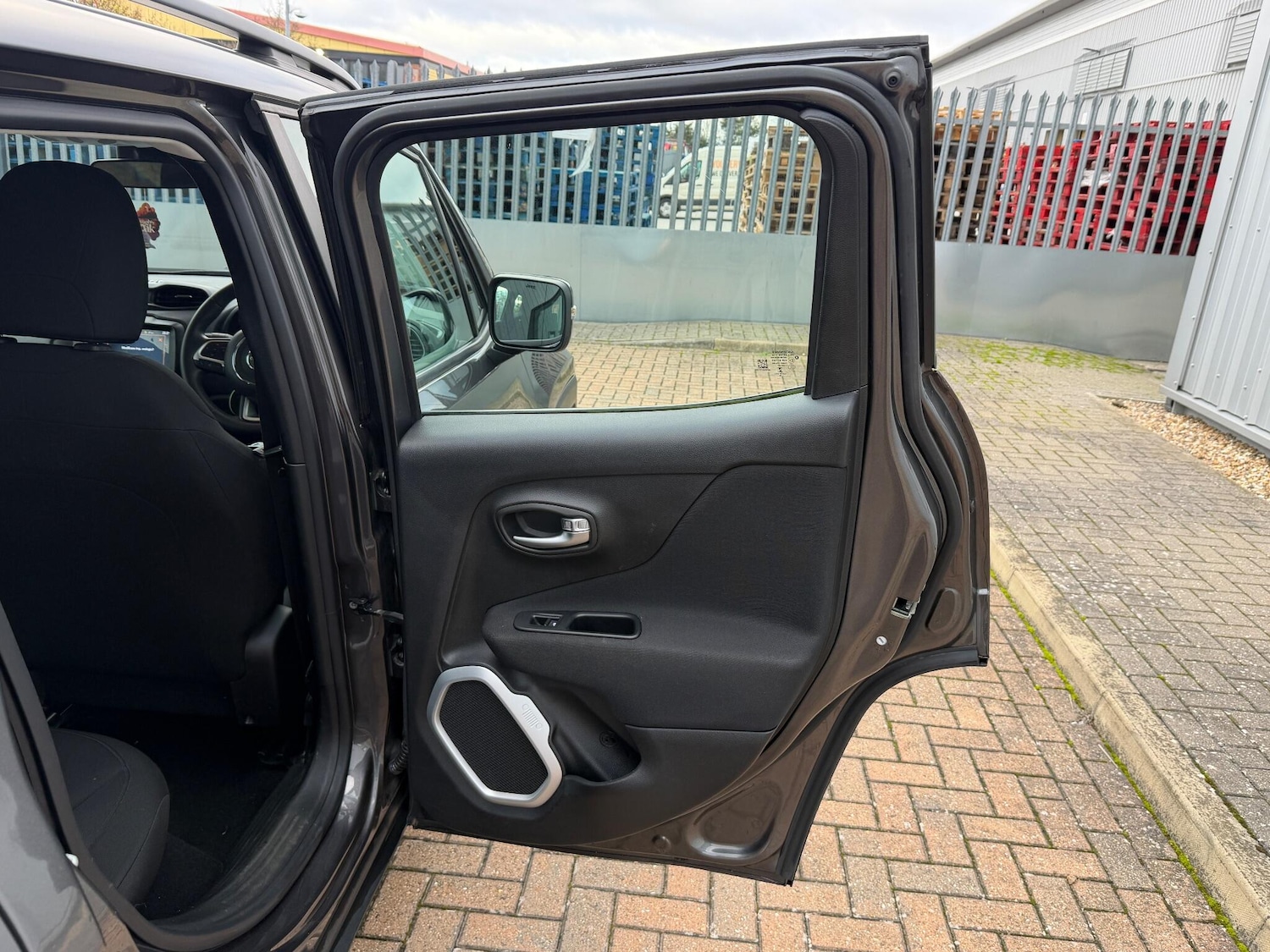 Used Jeep Renegade 2018 for sale - 76824499: Photo 36