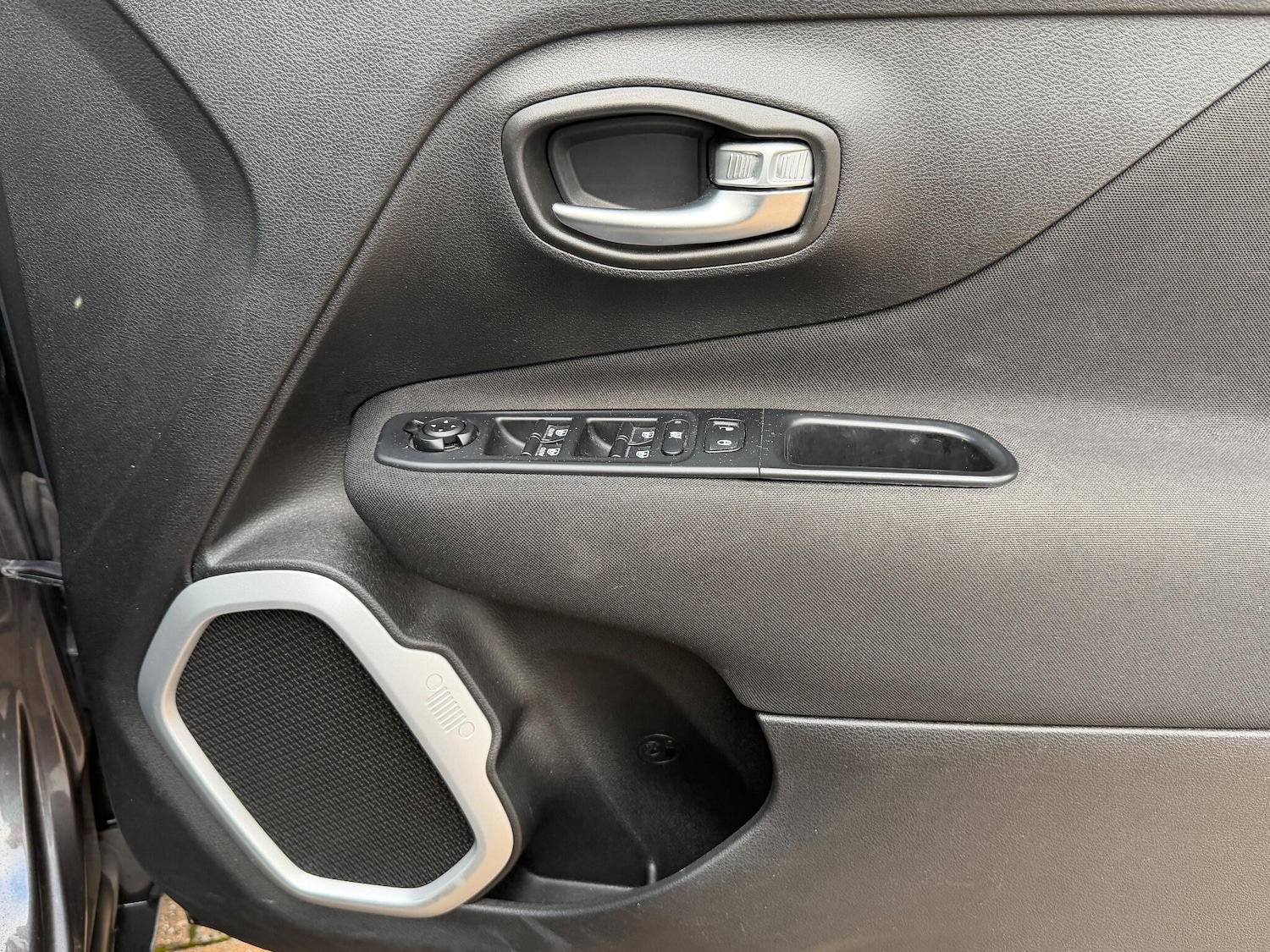 Used Jeep Renegade 2018 for sale - 76824499: Photo 38