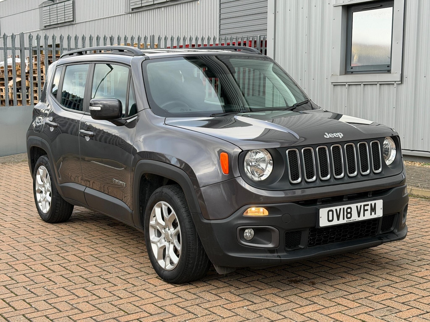 Used Jeep Renegade 2018 for sale - 76824499: Photo 5