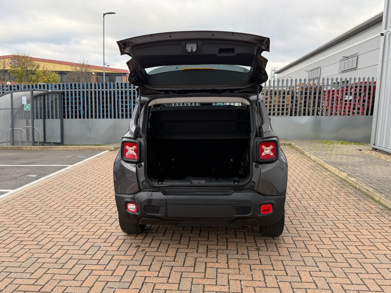 Used Jeep Renegade 2018 for sale - 76824499: Photo 53