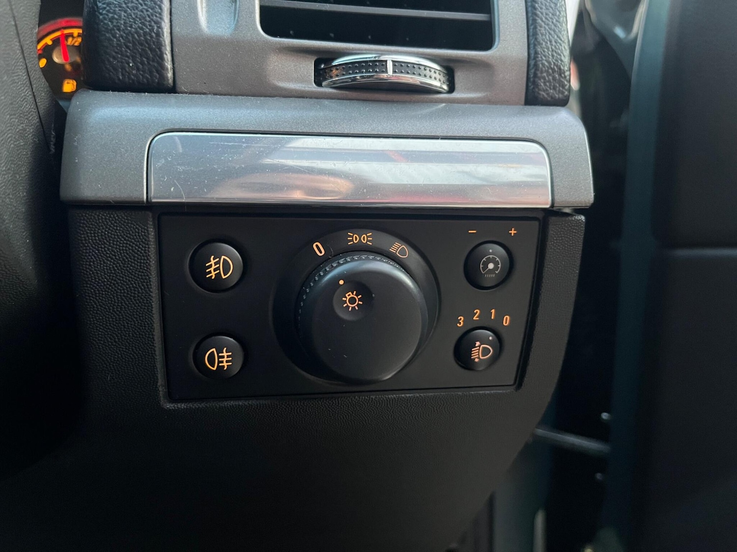 Used Vauxhall Vectra 2006 for sale - 77794409: Photo 47