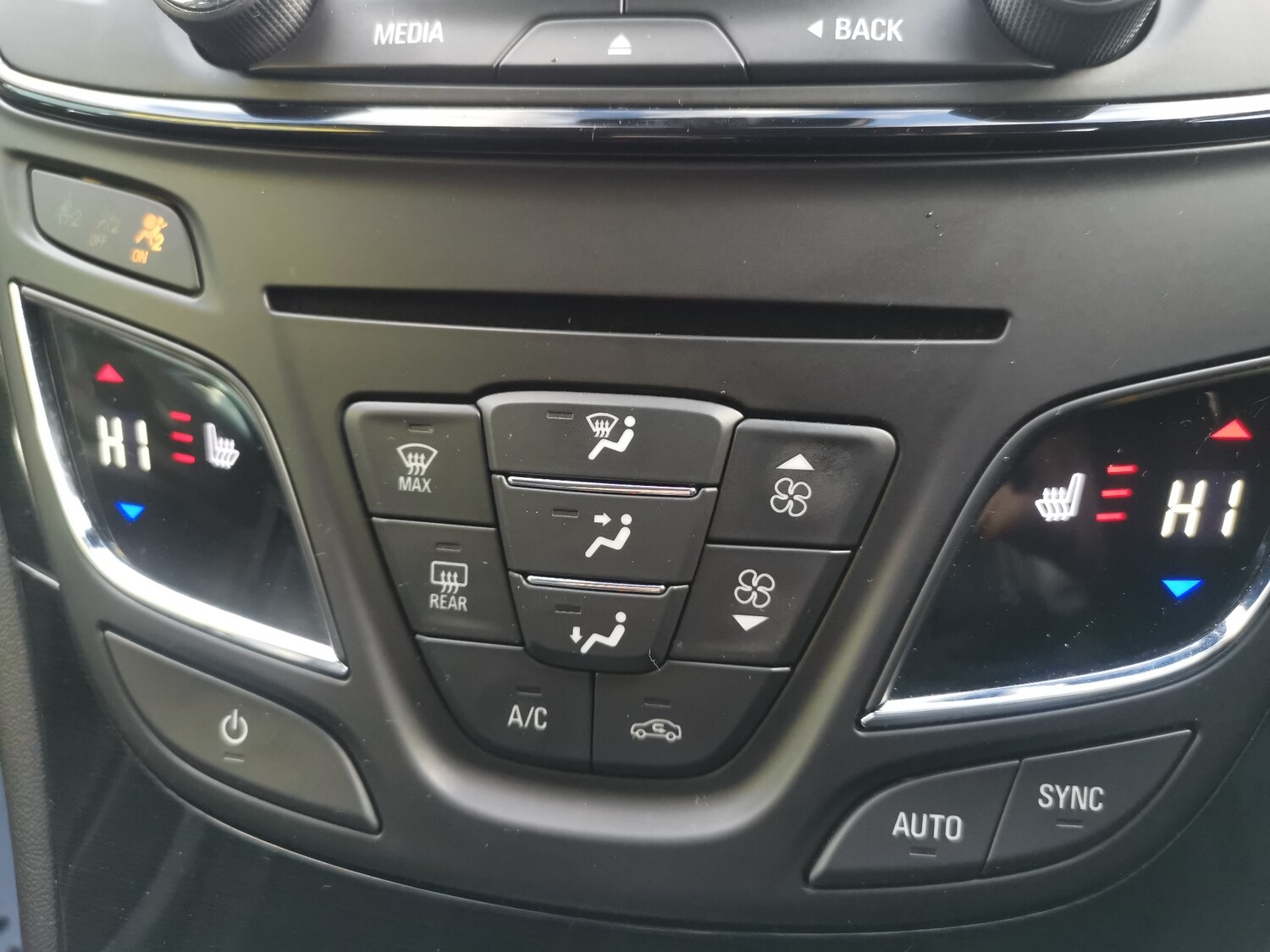 Used Vauxhall Insignia 2015 for sale - 77033143: Photo 12