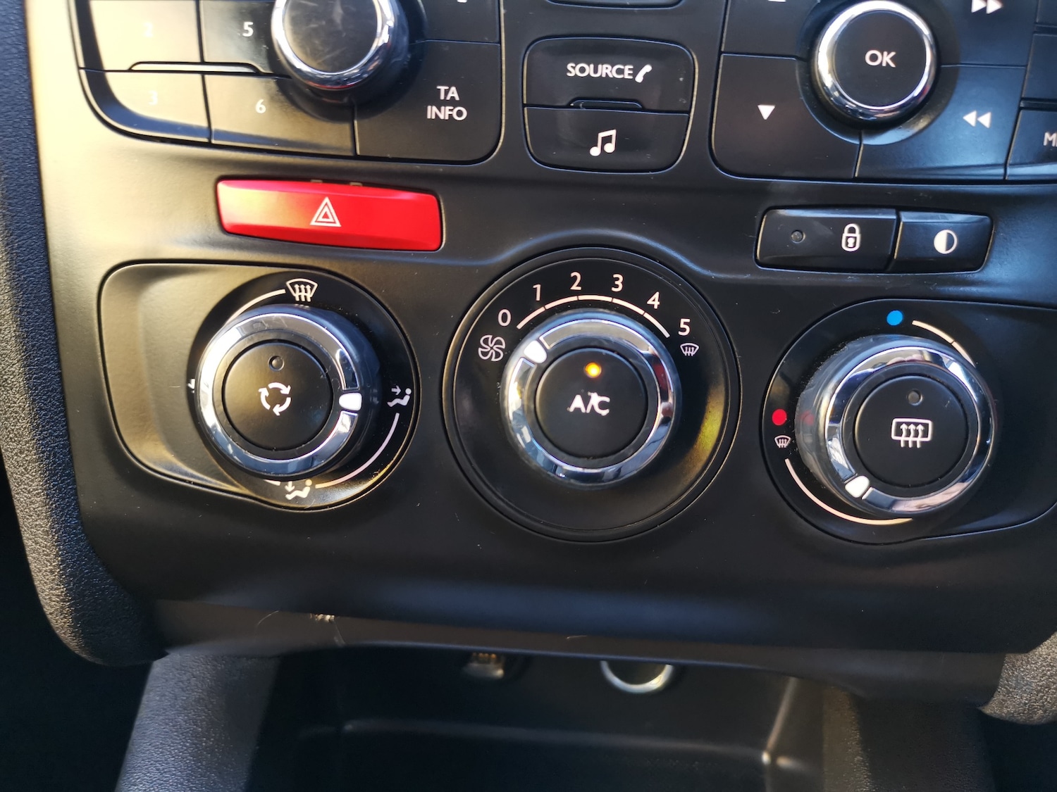 Used Citroen C4 2016 for sale - 76663336: Photo 14