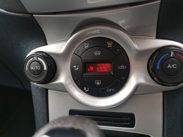 Used Ford Fiesta 2011 for sale - 76078892: Photo 13