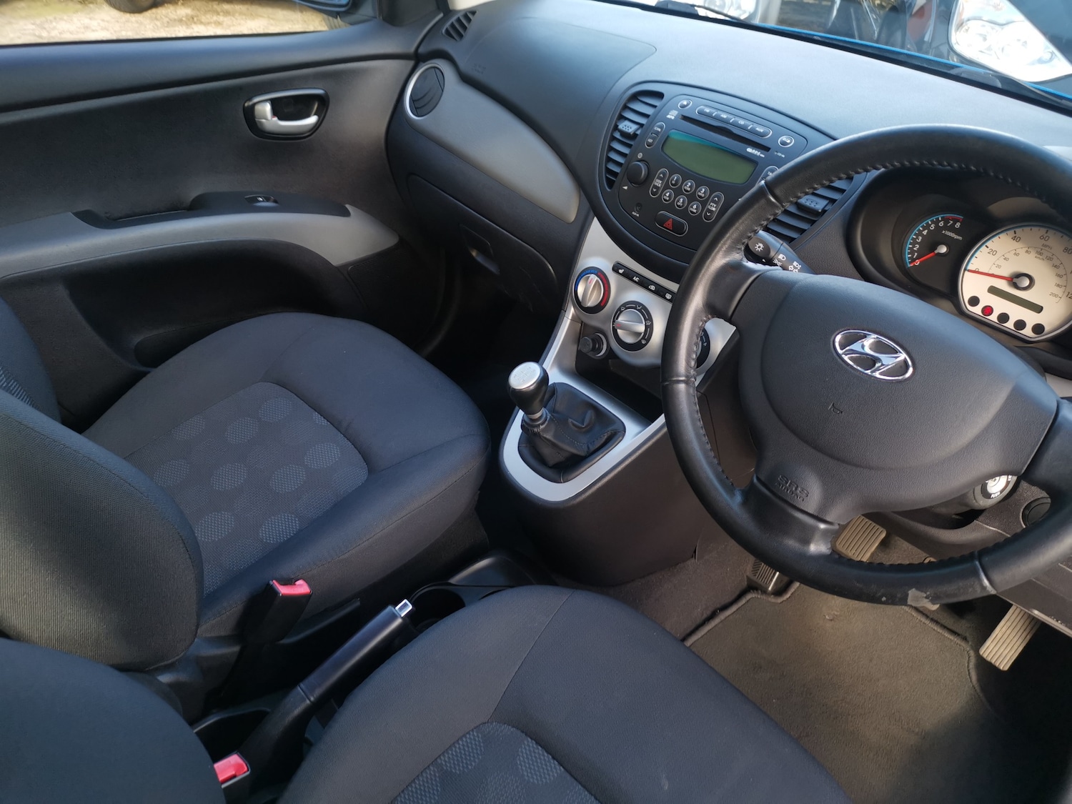Used Hyundai i10 2011 for sale - 77890095: Photo 2