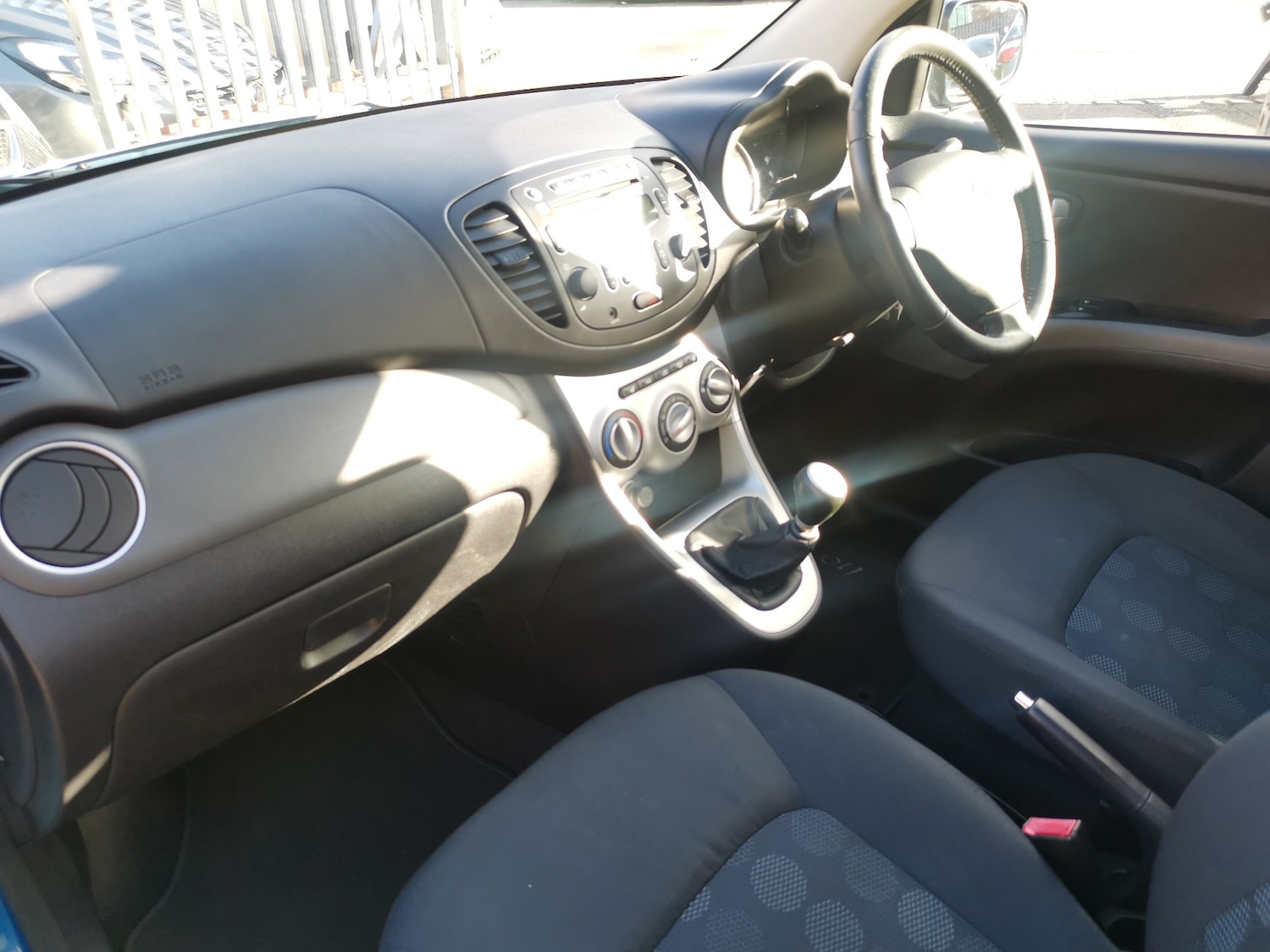 Used Hyundai i10 2011 for sale - 77890095: Photo 29