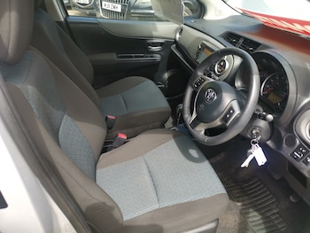 Used Toyota Yaris 2012 for sale - 78611079: Photo
