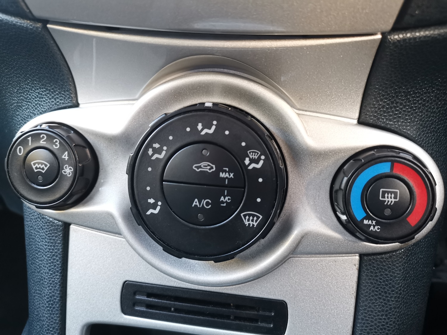 Used Ford Fiesta 2012 for sale - 76519510: Photo 15