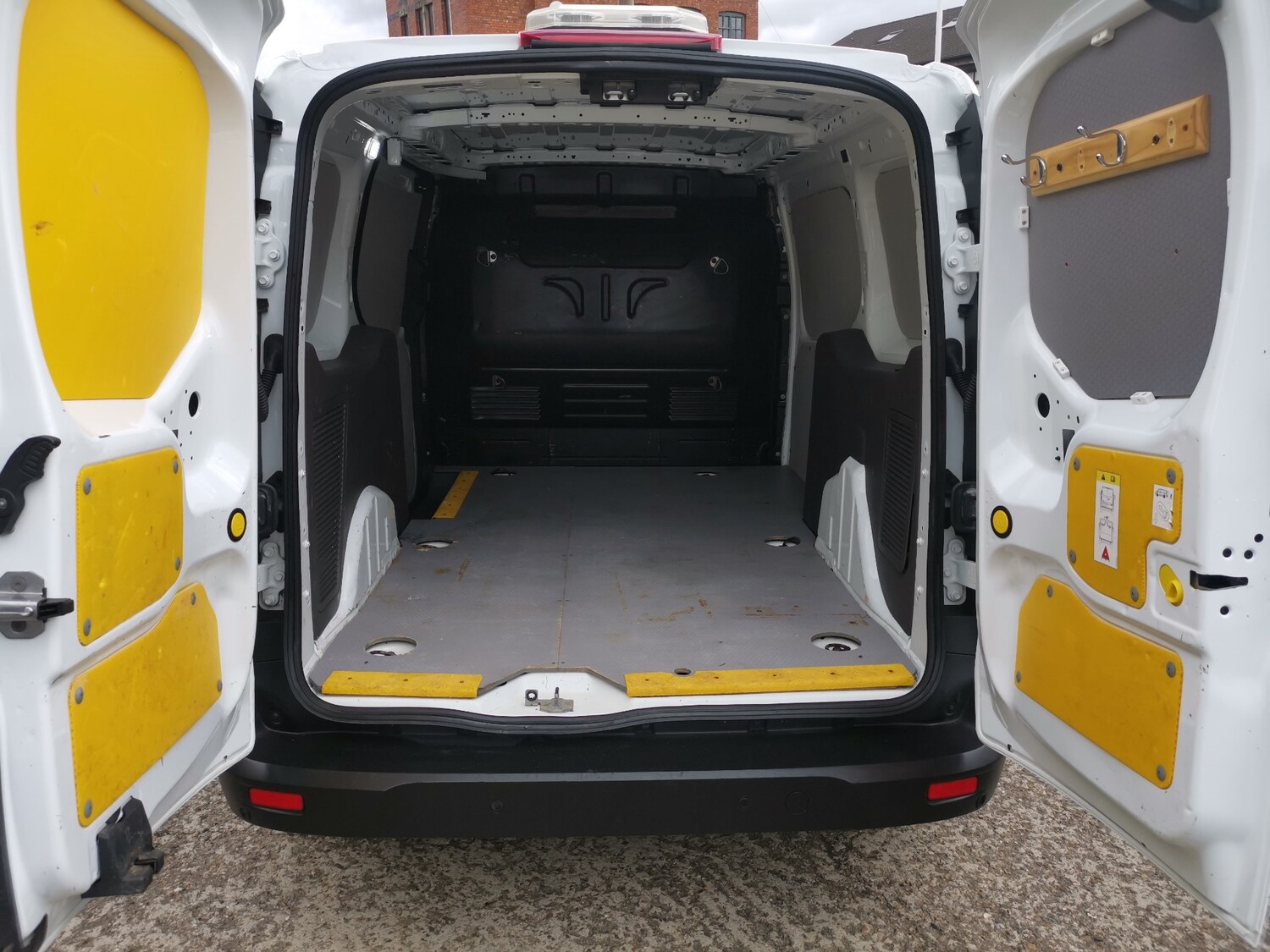 Used Ford Transit Connect 2020 for sale - 75946853: Photo 17