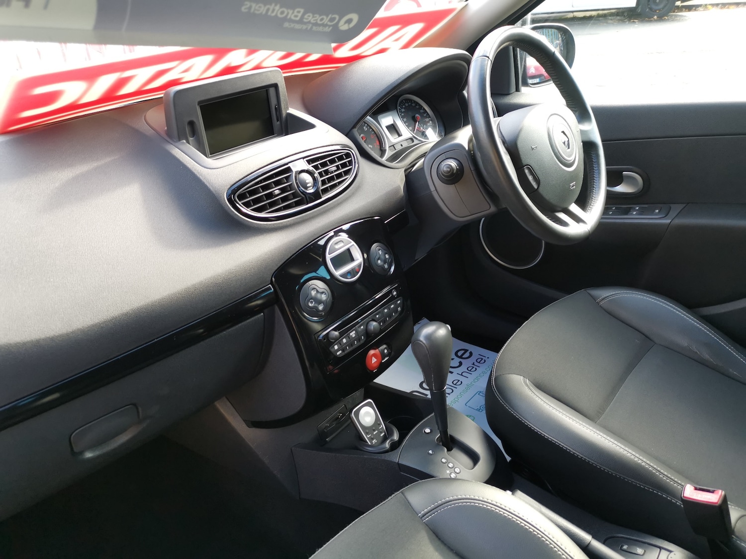 Used Renault Clio 2011 for sale - 76316673: Photo 17