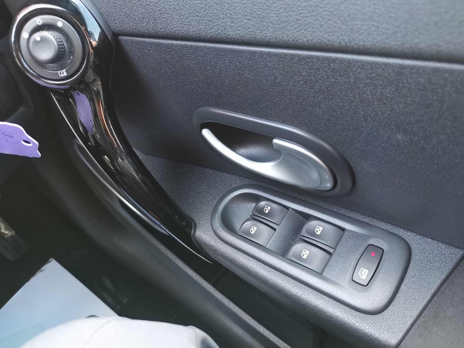 Used Renault Clio 2011 for sale - 76316673: Photo 21