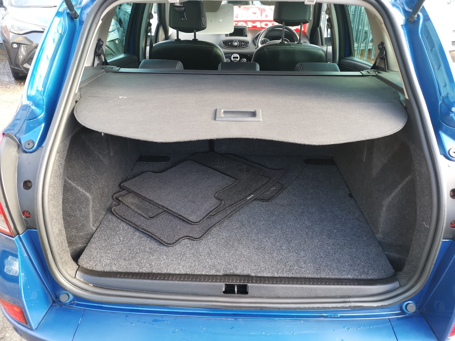 Used Renault Clio 2011 for sale - 76316673: Photo 28