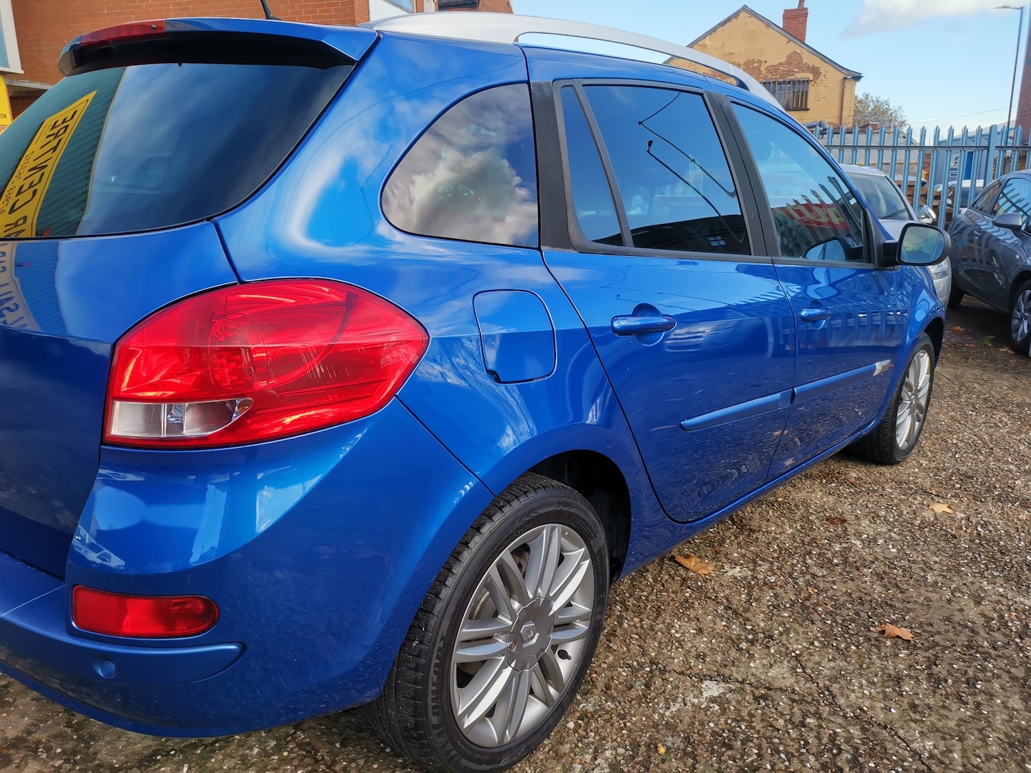 Used Renault Clio 2011 for sale - 76316673: Photo 32