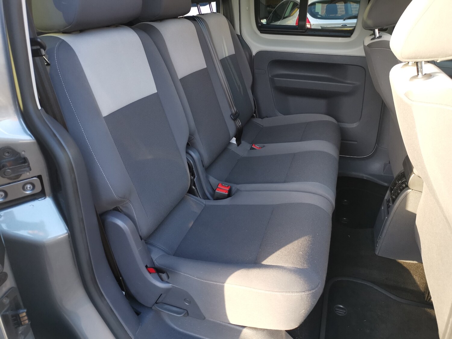 Used Volkswagen Caddy Maxi Life 2013 for sale - 76533906: Photo 16