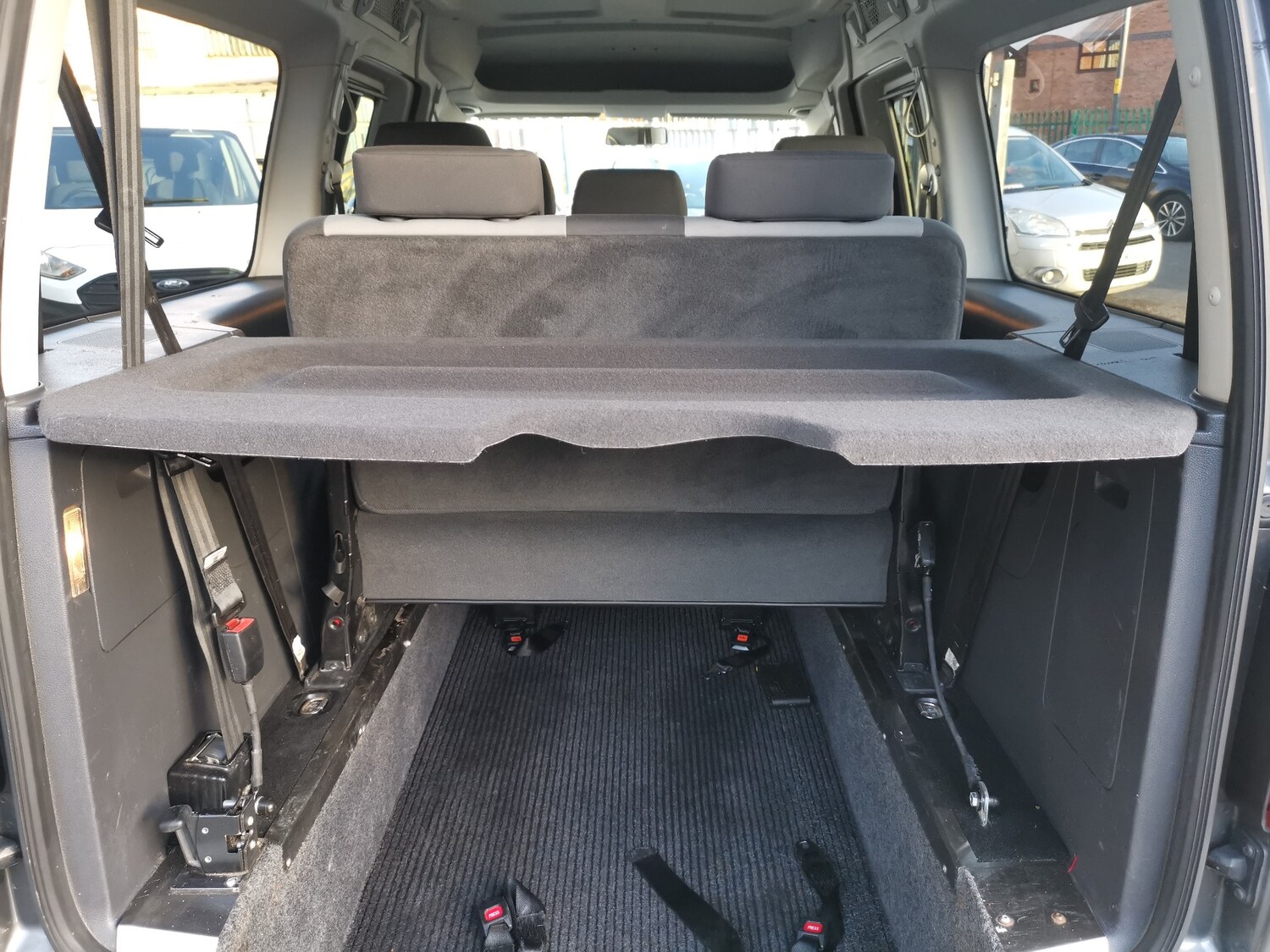 Used Volkswagen Caddy Maxi Life 2013 for sale - 76533906: Photo 18