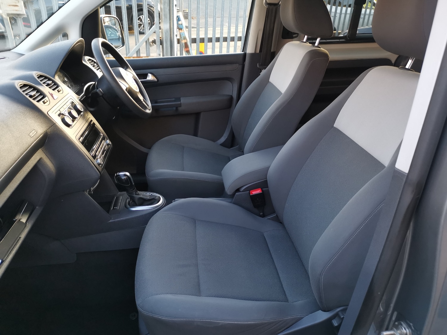 Used Volkswagen Caddy Maxi Life 2013 for sale - 76533906: Photo 20