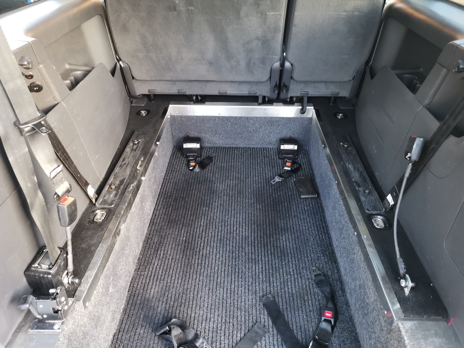 Used Volkswagen Caddy Maxi Life 2013 for sale - 76533906: Photo 30