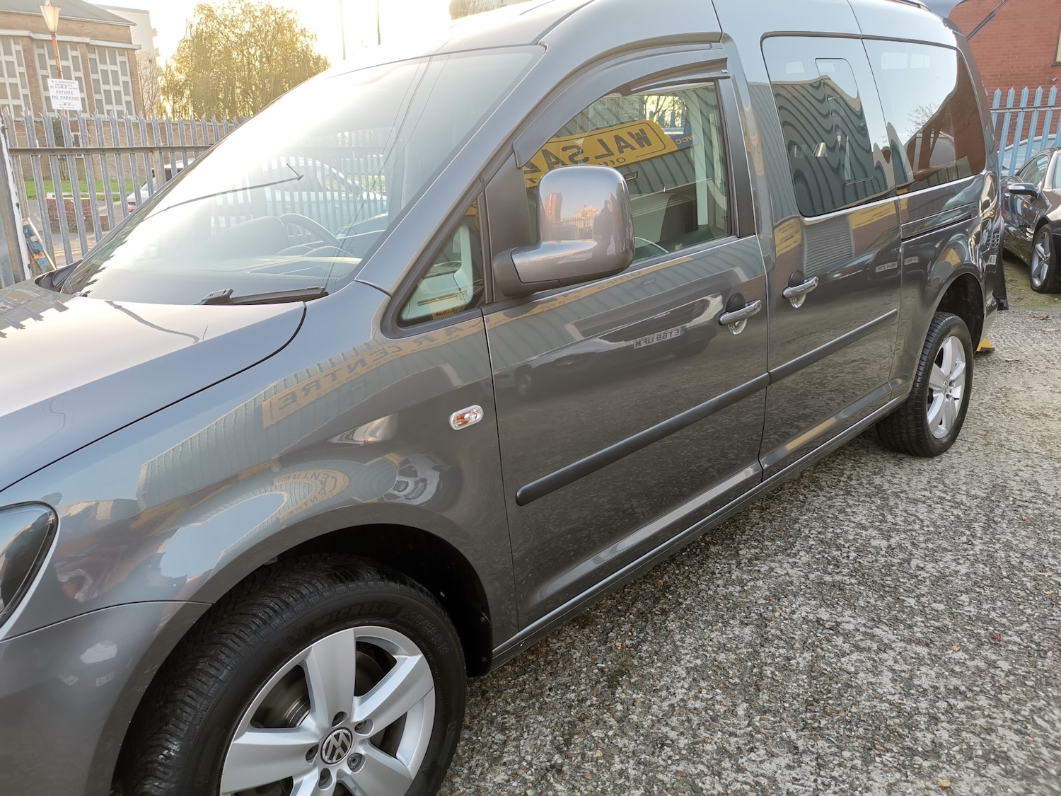 Used Volkswagen Caddy Maxi Life 2013 for sale - 76533906: Photo 40