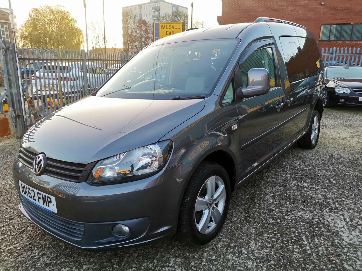 Used Volkswagen Caddy Maxi Life 2013 for sale - 76533906: Photo 6