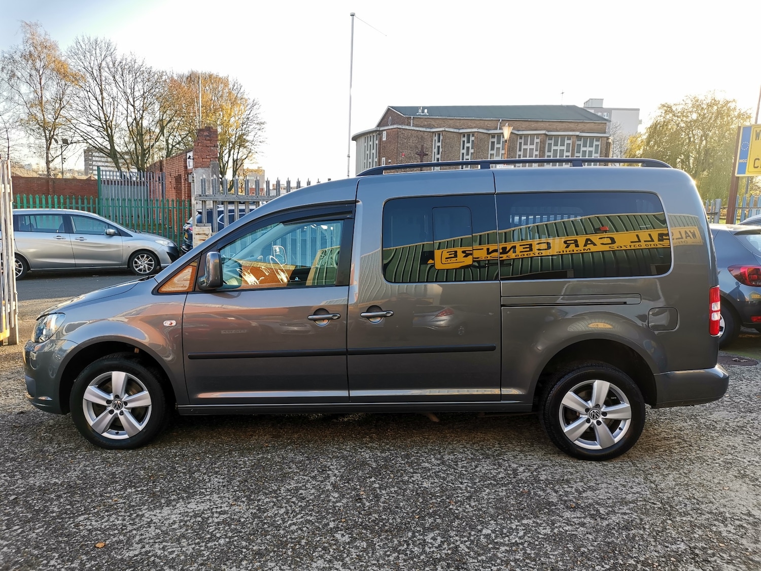 Used Volkswagen Caddy Maxi Life 2013 for sale - 76533906: Photo 7