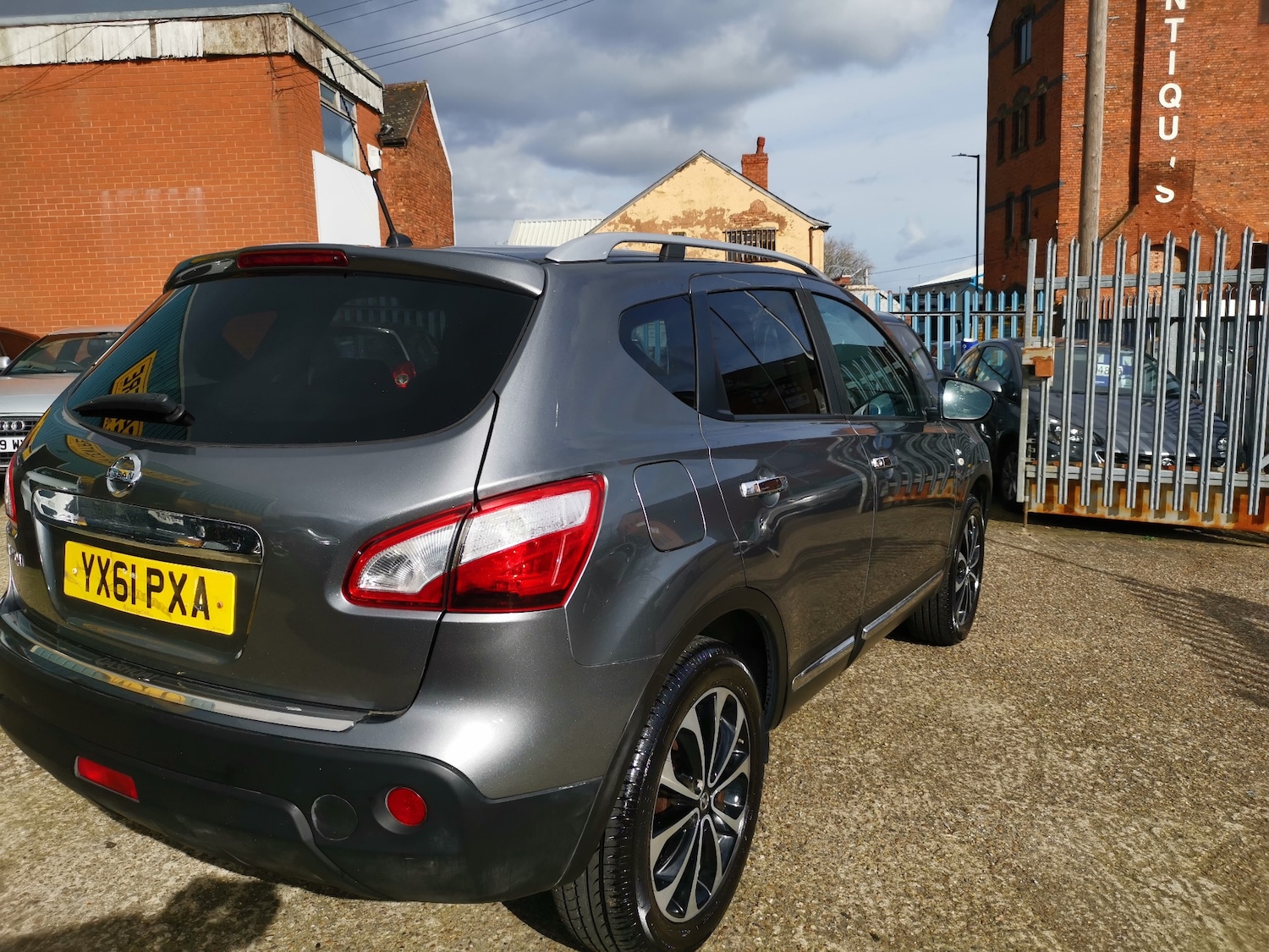 Used Nissan Qashqai 2011 for sale - 77890091: Photo 9