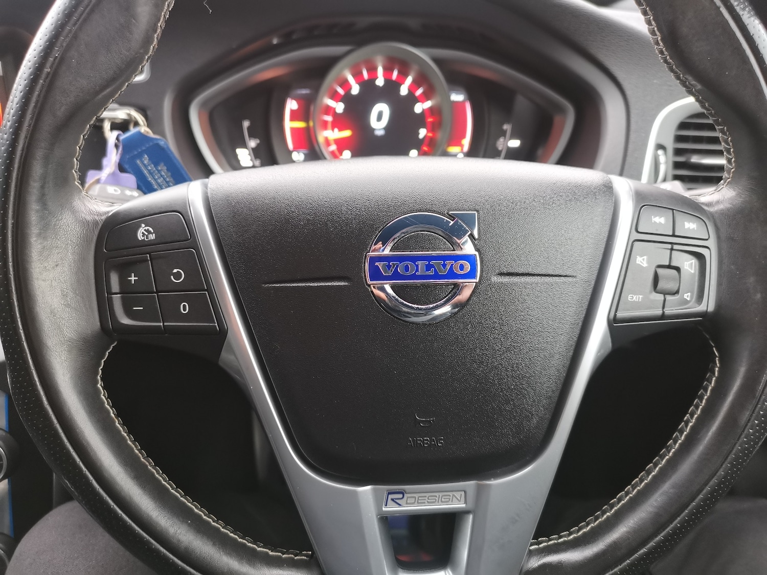 Used Volvo V40 2015 for sale - 77578399: Photo 16