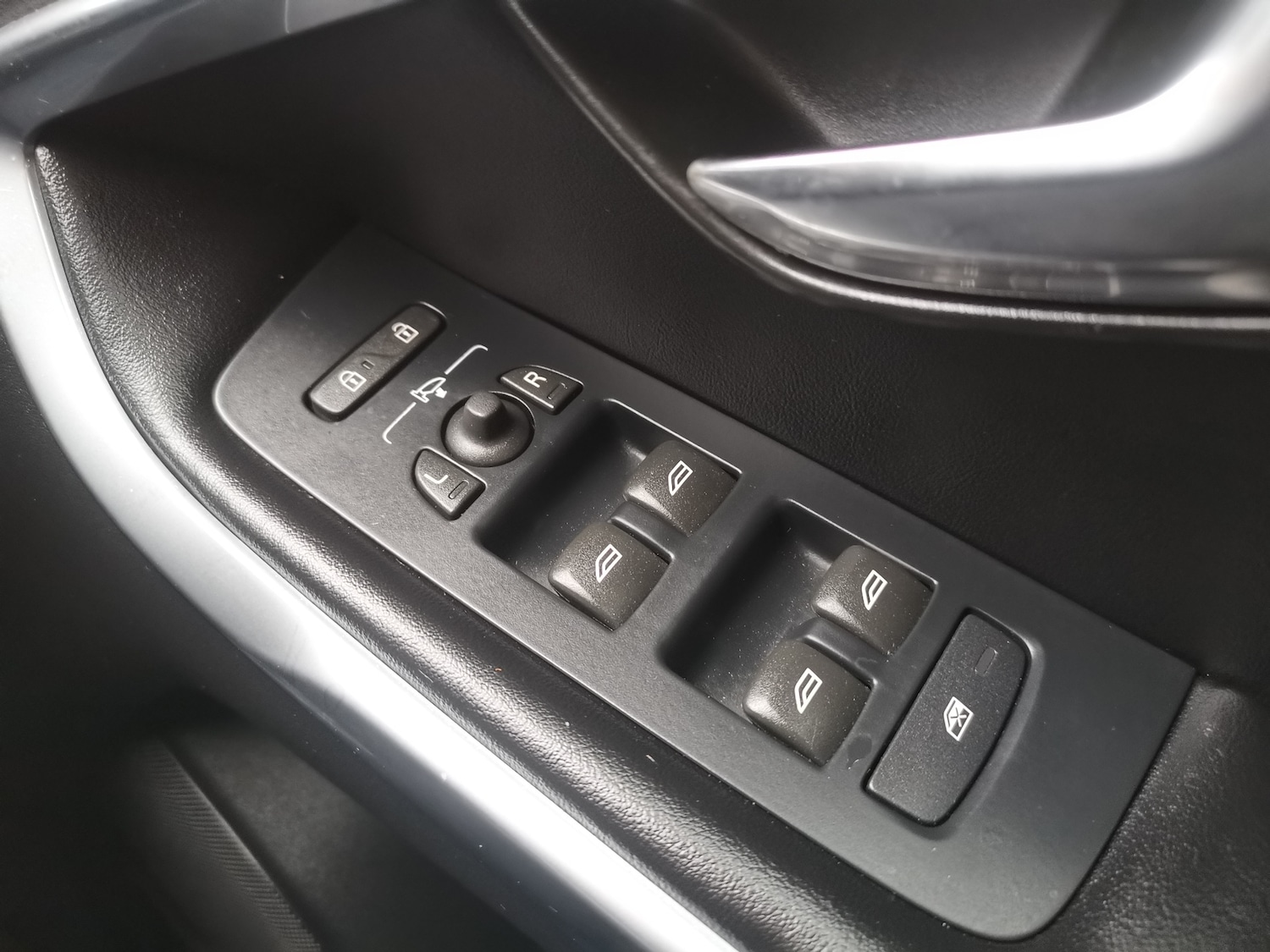 Used Volvo V40 2015 for sale - 77578399: Photo 18