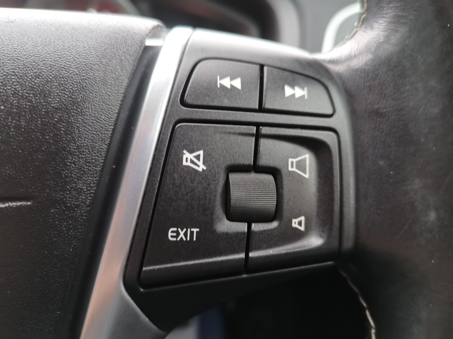 Used Volvo V40 2015 for sale - 77578399: Photo 27