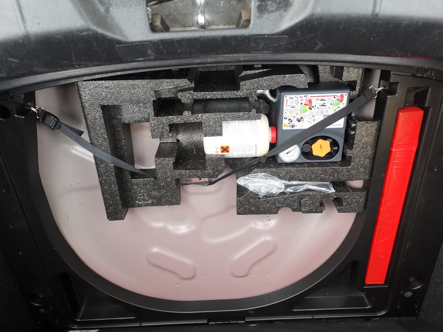 Used Volvo V40 2015 for sale - 77578399: Photo 31