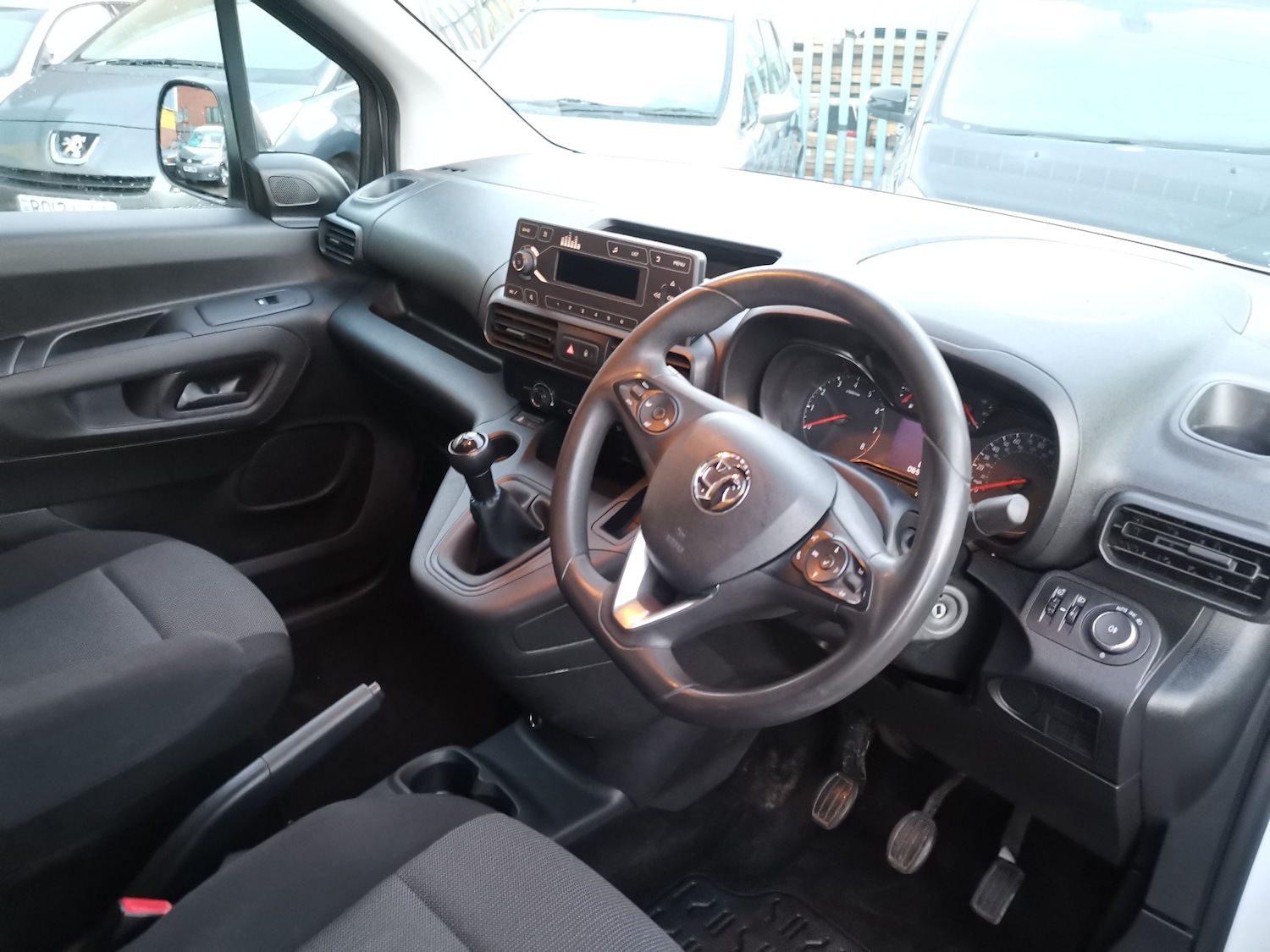 Used Vauxhall Combo 2021 for sale - 77234650: Photo 2