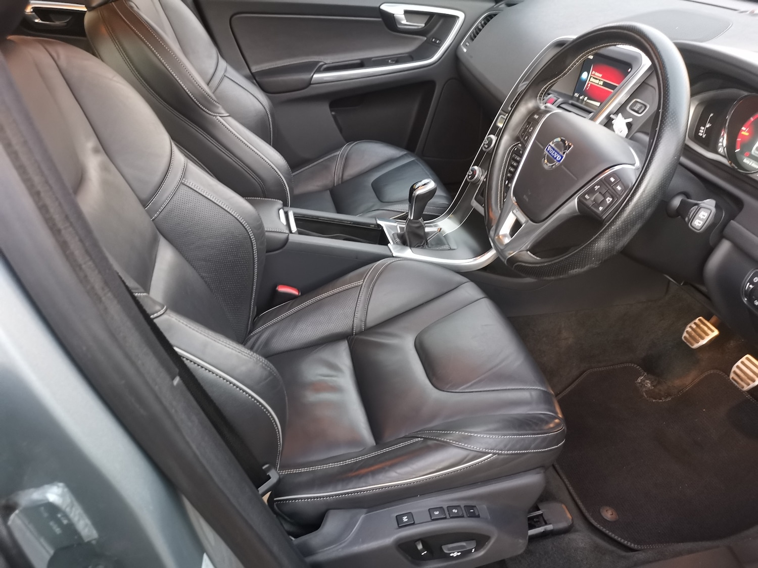 Used Volvo XC60 2015 for sale - 76931876: Photo 21