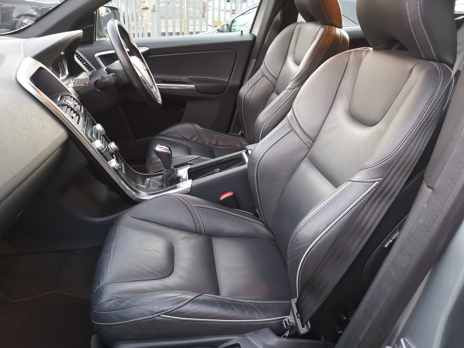 Used Volvo XC60 2015 for sale - 76931876: Photo 23