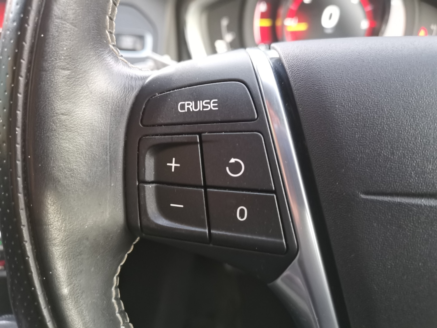 Used Volvo XC60 2015 for sale - 76931876: Photo 31