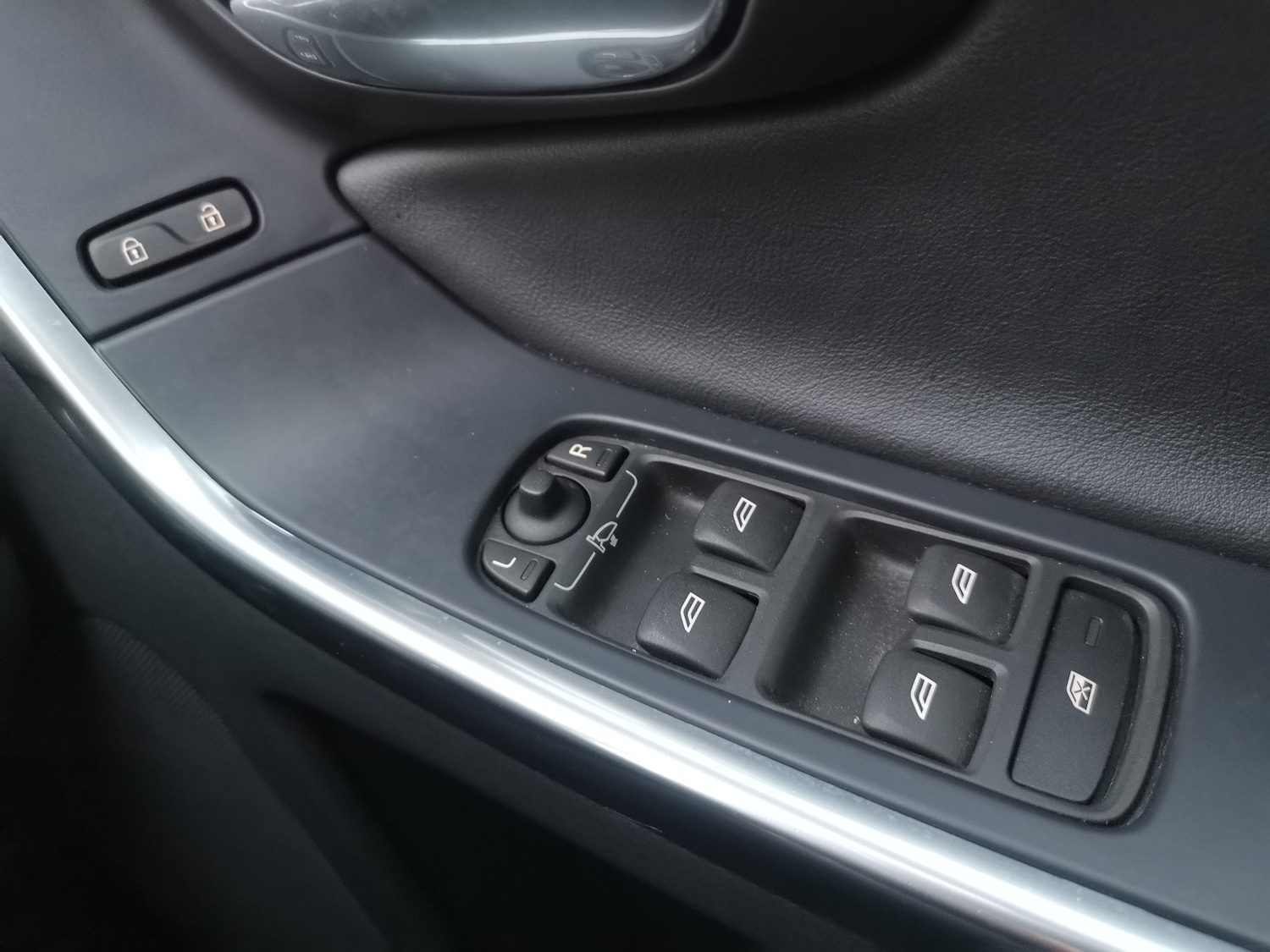 Used Volvo XC60 2015 for sale - 76931876: Photo 33