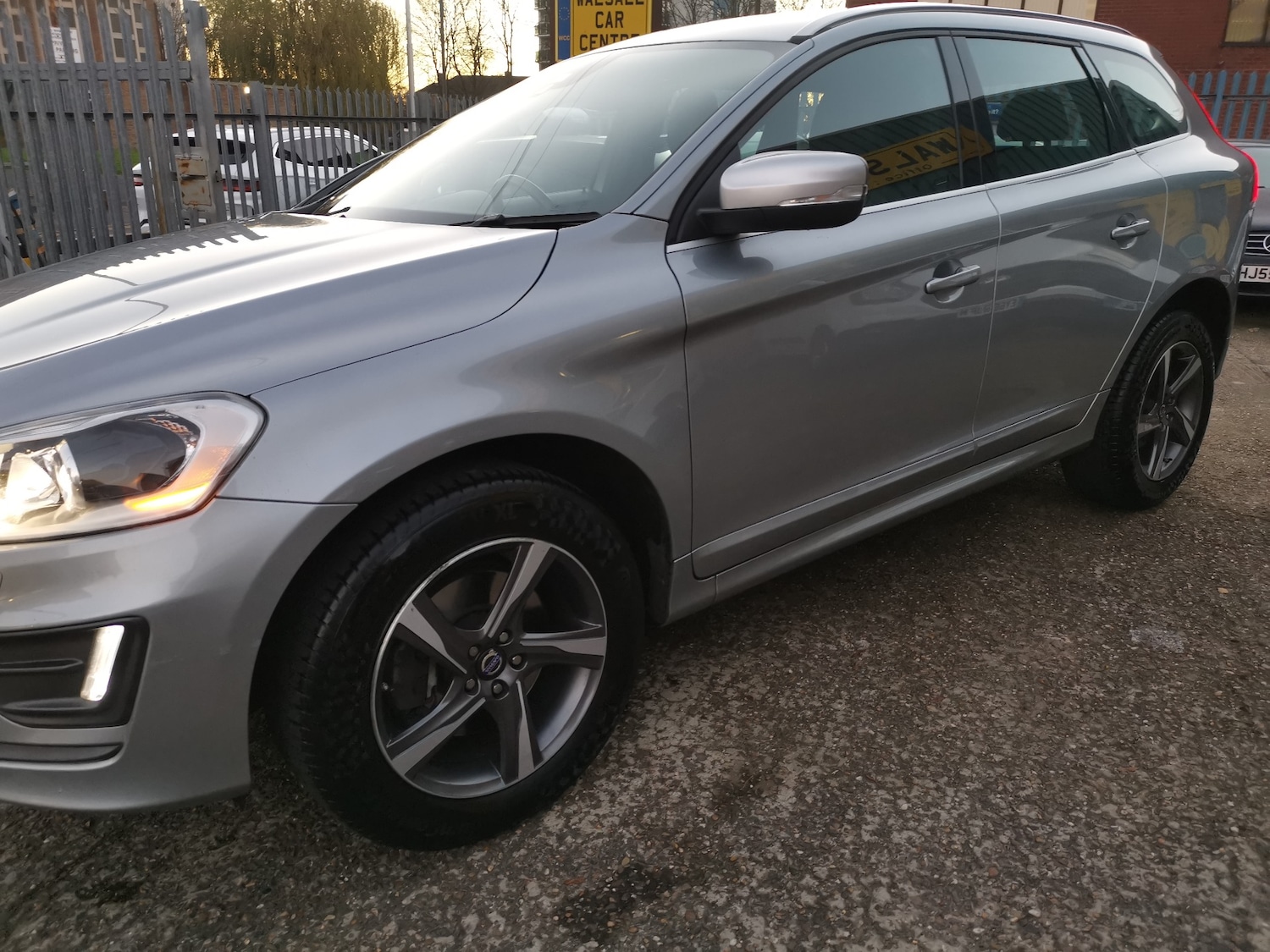 Used Volvo XC60 2015 for sale - 76931876: Photo 9