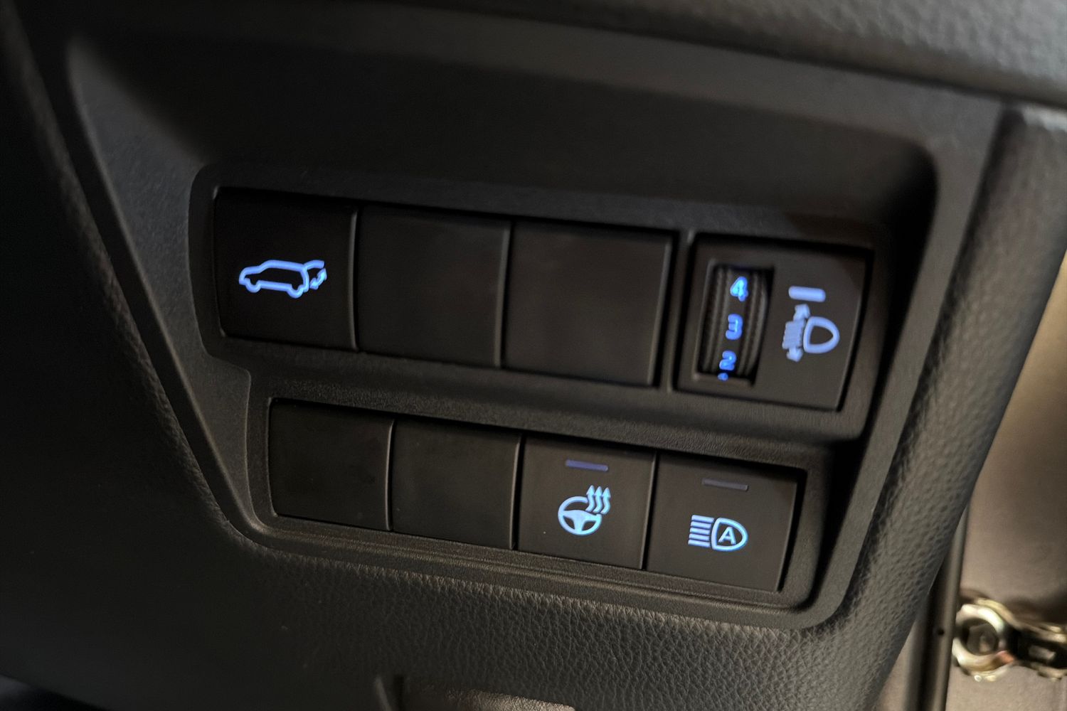 Used Toyota Yaris Cross 2023 for sale - 76390032: Photo 38