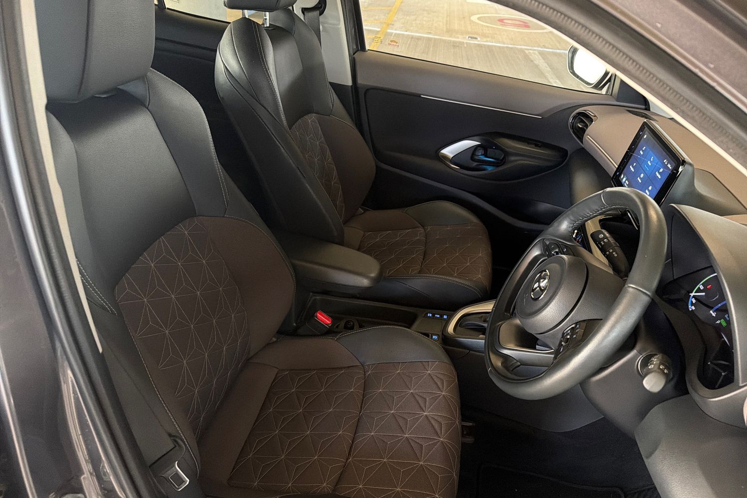 Used Toyota Yaris Cross 2023 for sale - 76390032: Photo 39