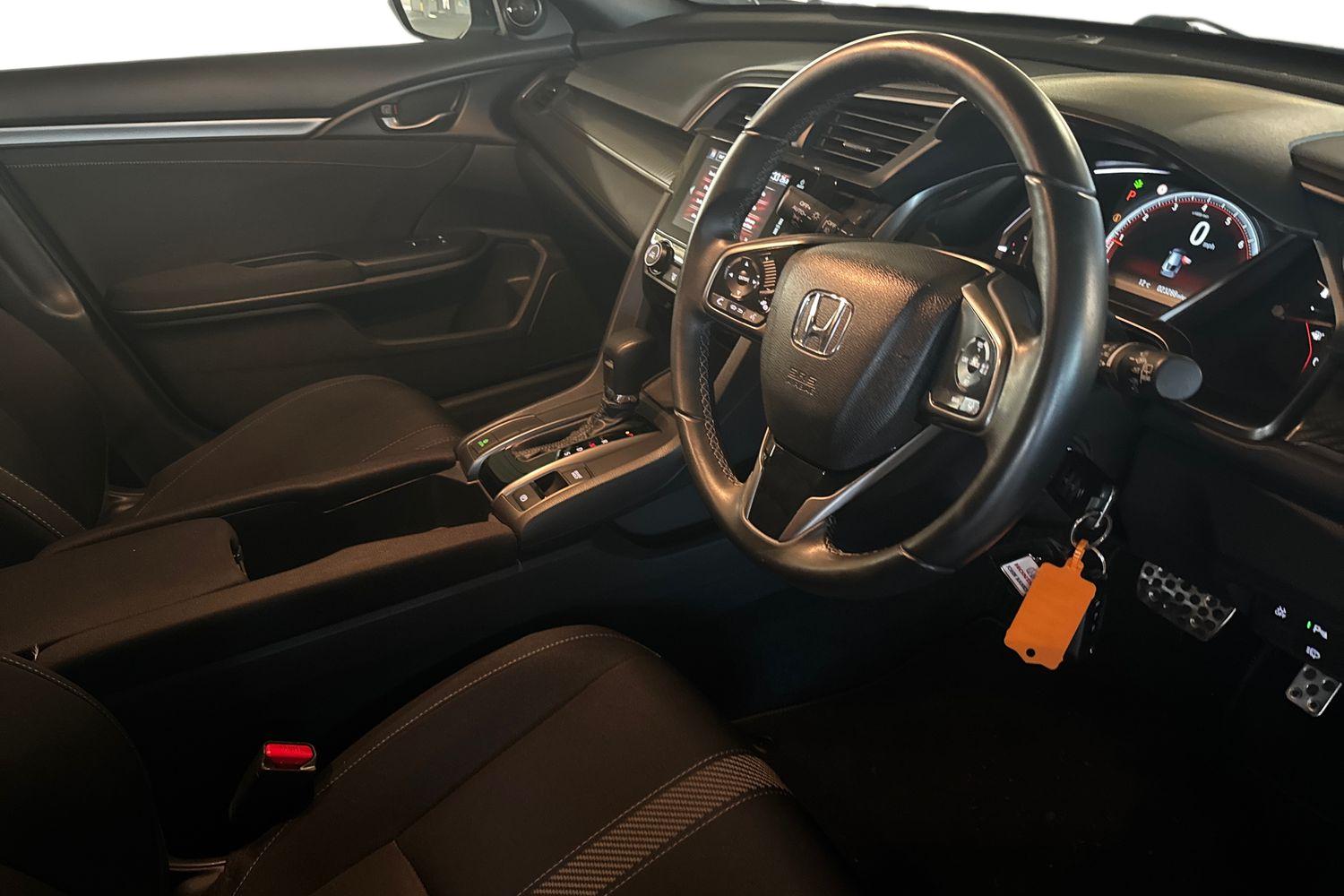 Used Honda Civic 2017 for sale - 76854670: Photo 10