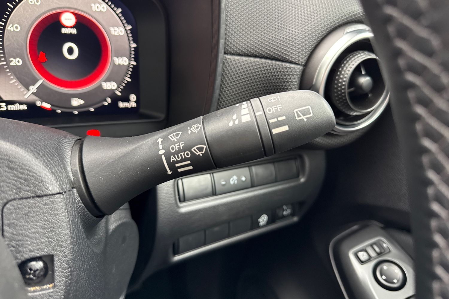 Used Nissan Juke 2024 for sale - 75980004: Photo 25